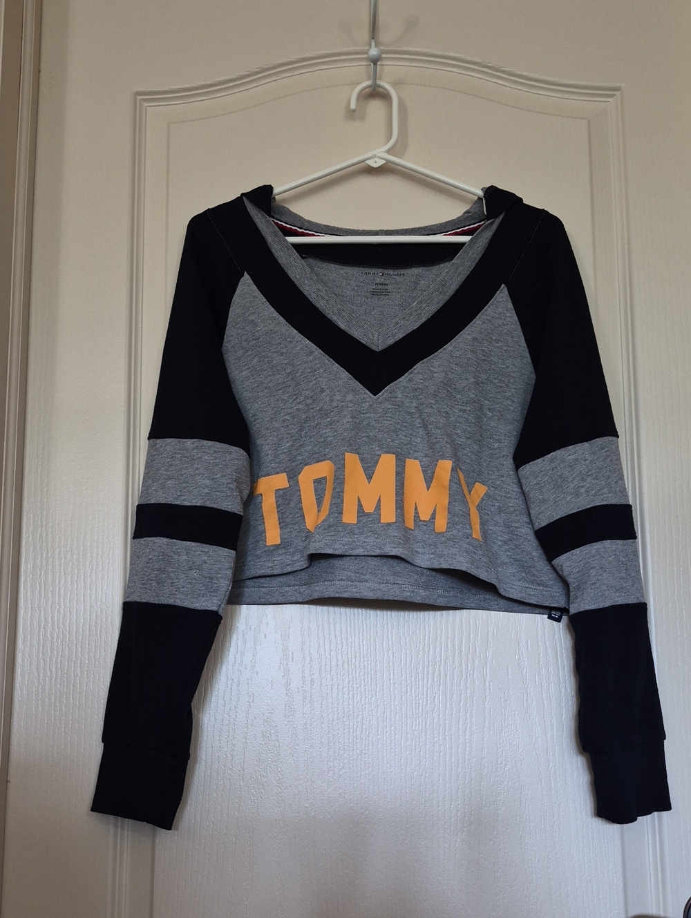Tommy Hilfiger Gray and Navy Cropped V-Neck Hoodie with Yellow Logo Size M